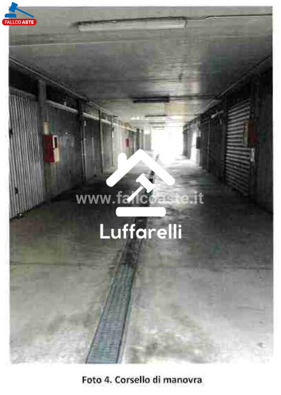 Immagine di GARAGE / POSTO AUTO VIA DELLA VALLE DEI FONTANILI – ROMA