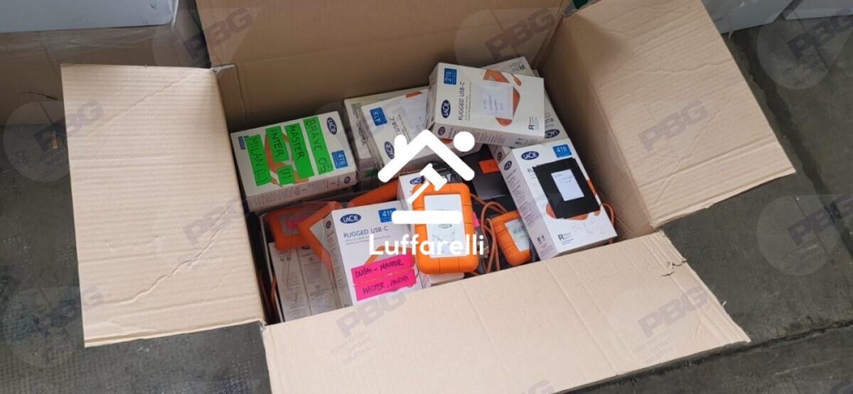 Computer E Attrezzatura Informatica — foto 4