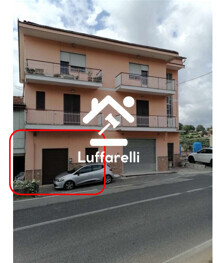 NEGOZIO O LOCALE COMMERCIALE VIA CROCE TANI FUMONE - FERENTINO