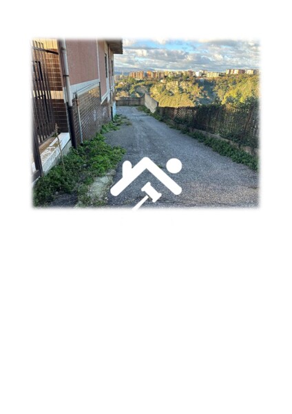 DEPOSITO / MAGAZZINO VIA CARLO V - CATANZARO — foto 2