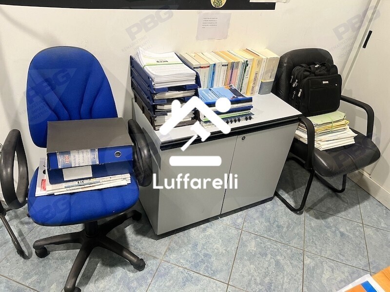 Arredi Da Ufficio E Varie — foto 6
