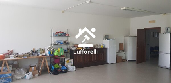 NEGOZIO O LOCALE COMMERCIALE VIA RAIMONDO DALLA COSTA - MODENA — foto 4