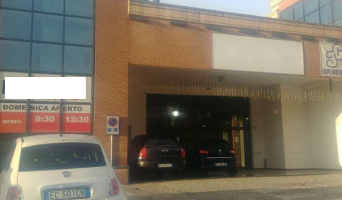 Immagine di NEGOZIO VIA FLAMINIA – FOSSATO DI VICO  (PG)