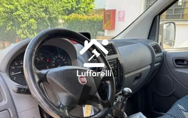 Automezzi Commerciali — foto 2