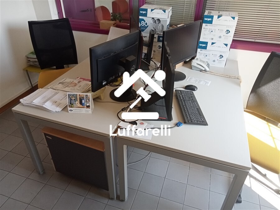 Computer E Attrezzatura Informatica — foto 4
