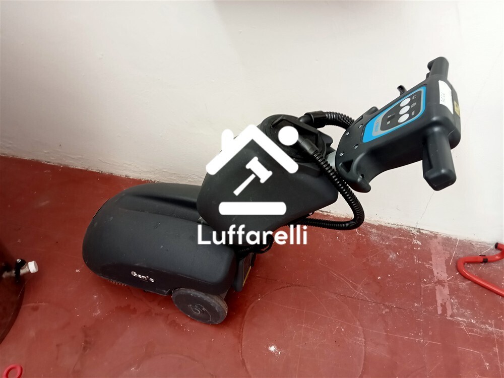 Arredi Da Ufficio E Varie — foto 3