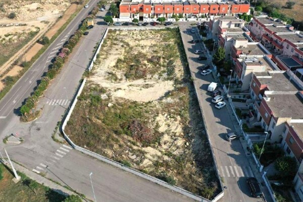 TERRENO VIA ARMANDO CORONA - CAVALLINO