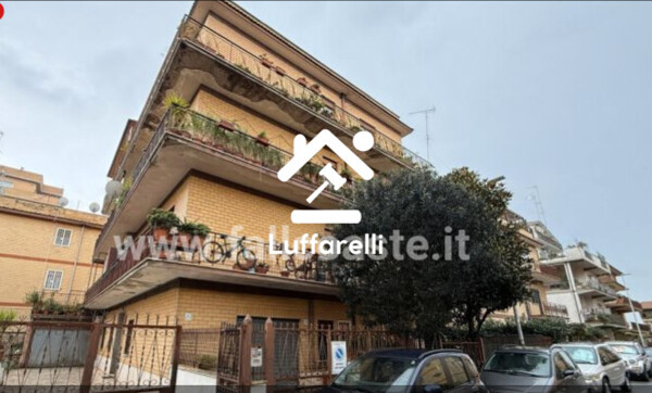 APPARTAMENTO VIA GASPARE BERTONI - ROMA