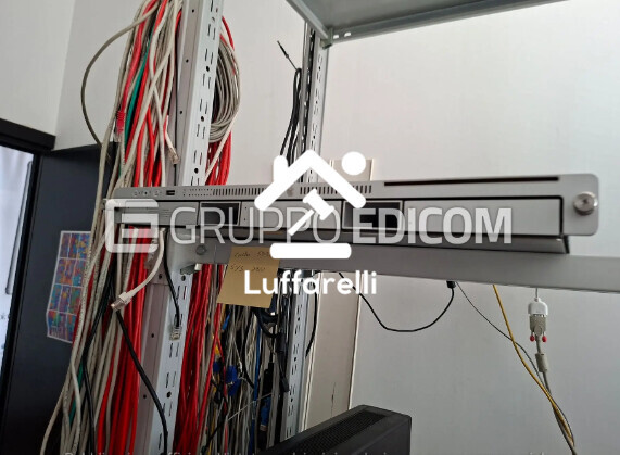 Computer E Attrezzatura Informatica — foto 8