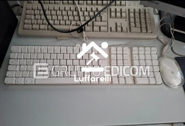 Computer E Attrezzatura Informatica — foto 4