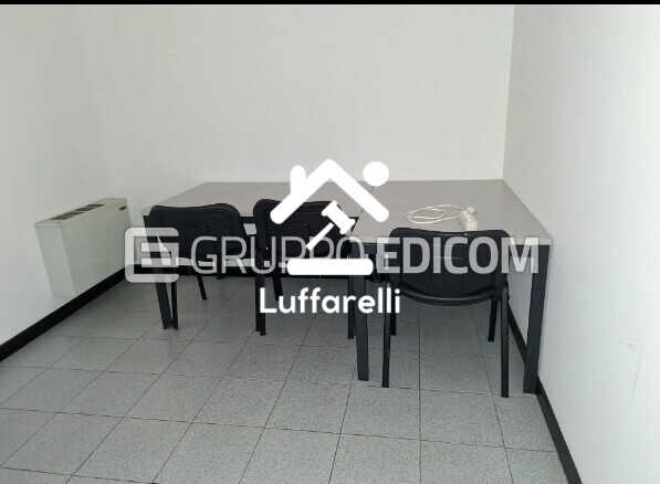 Mobili E Arredo Per Ufficio — foto 2