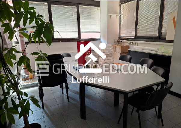 Mobili E Arredo Per Ufficio — foto 7