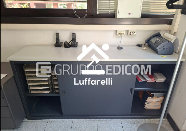 Mobili E Arredo Per Ufficio — foto 3