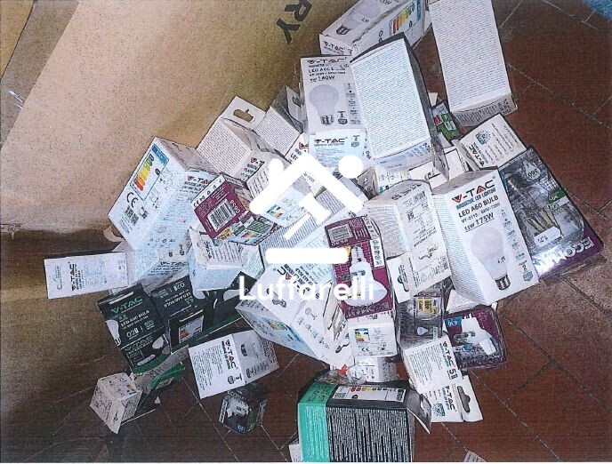 Computer E Attrezzatura Informatica — foto 3