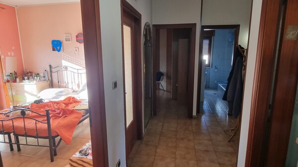 TETTOIE CHIUSE O APERTE VIA QUATTRO NOVEMBRE - FISCIANO — foto 5