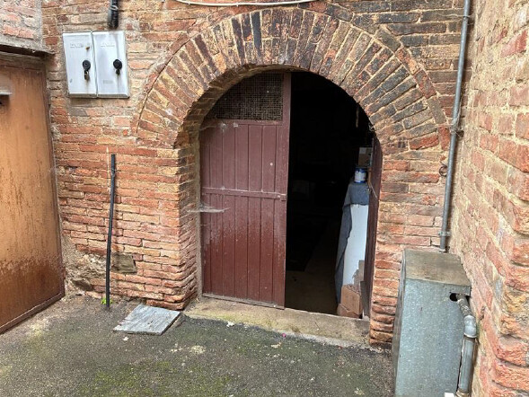 DEPOSITO / MAGAZZINO VIA DEL RISORGIMENTO - DERUTA