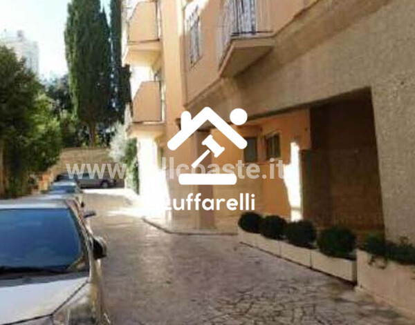 APPARTAMENTO VIA DEI MONTI PARIOLI - ROMA
