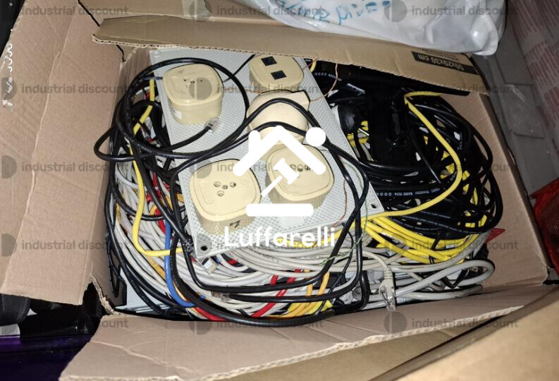 Computer E Attrezzatura Informatica — foto 4