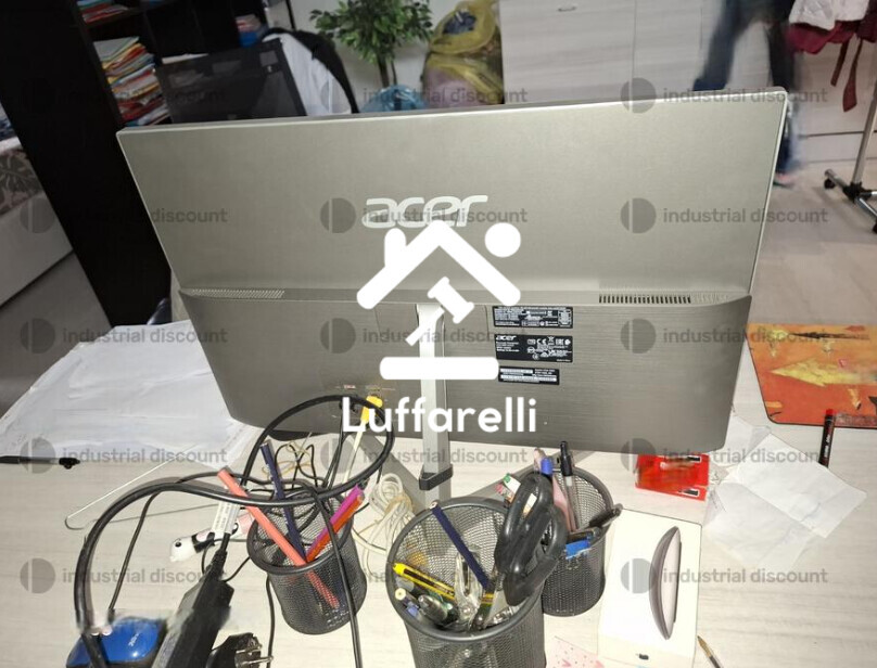 Computer E Attrezzatura Informatica — foto 3