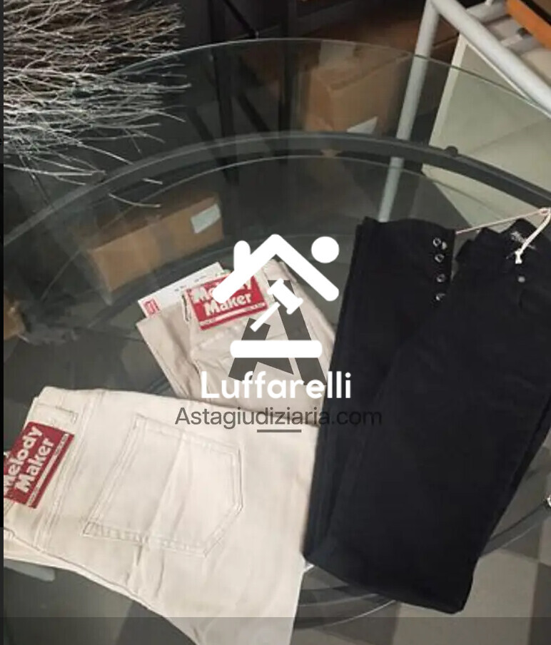 Abbigliamento E Calzature – Lotto composto da n. 787 capi d'abbigliamento di varia natura e… — foto 3