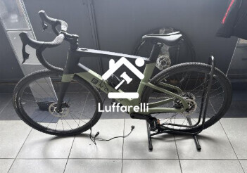 Bene Generico – Bicicletta elettrica - Marca: FANTIC, Modello: BICI MOSER ROAD… — foto 3