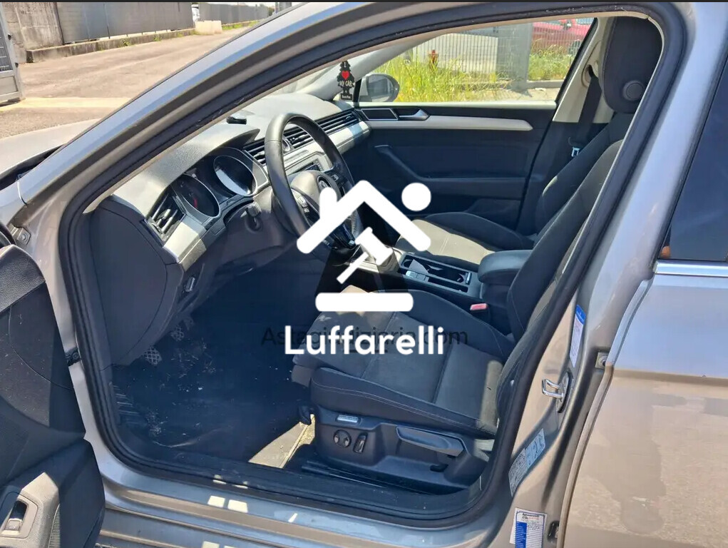 Veicoli – Autoveicolo Volkswagen Passat, targato FF67, km rilevati… — foto 6