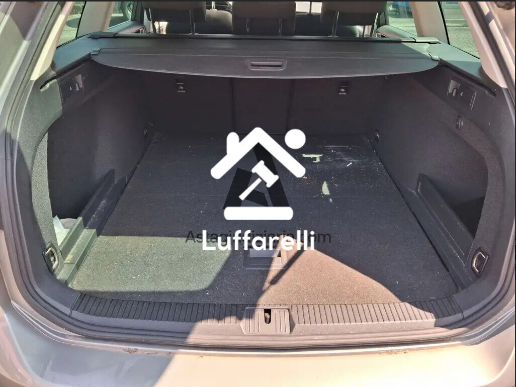 Veicoli – Autoveicolo Volkswagen Passat, targato FF67, km rilevati… — foto 9