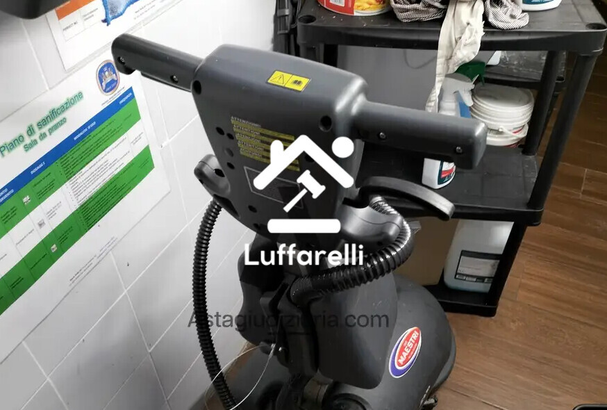 Attrezzature Varie – Lotto composto da arredi e attrezzature complete per attività di… — foto 7
