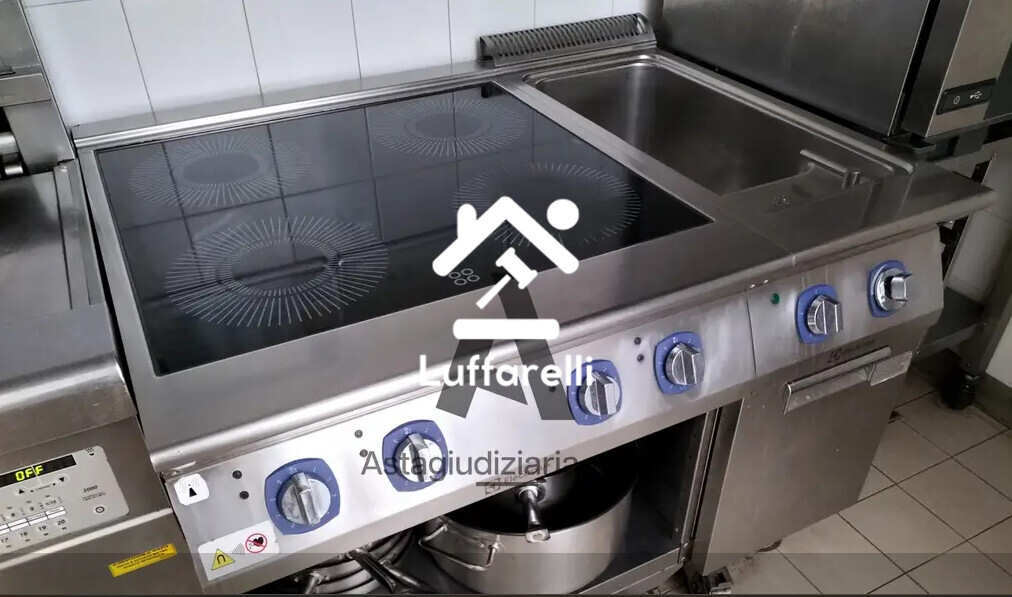 Attrezzature Varie – Lotto composto da arredi e attrezzature complete per attività di… — foto 3