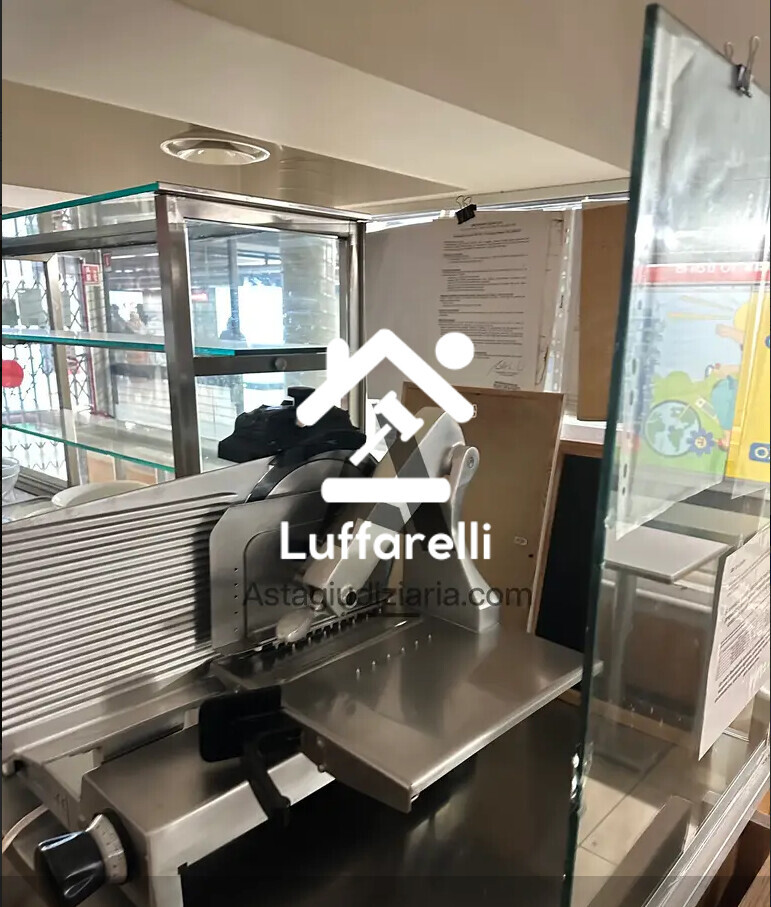 Attrezzature Ed Utensili – Arredi ed attrezzature complementari per locale bar-ristorante… — foto 3