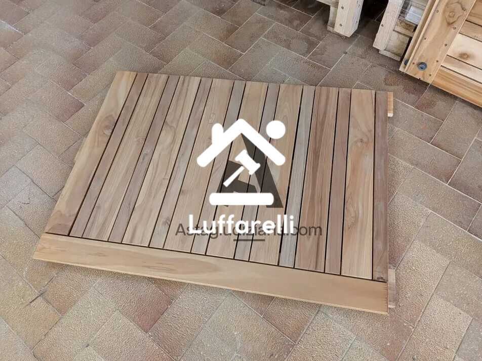 Attrezzature Varie – N.1 bancale di quadrotte in teck, misure 225x95xh60 cm circa — foto 3