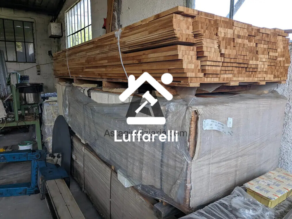 Attrezzature Varie – N.2 bancali di tavole in teck, misure 303x110xh70 cm circa e n.1… — foto 2