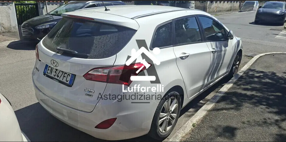 Autovetture – ID. 9 :- AUTOVETTURA HYNDAI TG. EN347FC, ANNO 2012, CIL. 1582… — foto 3