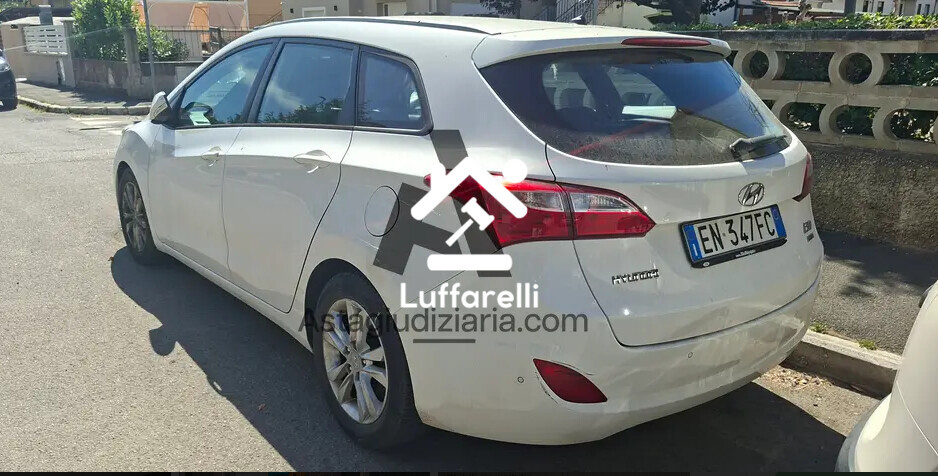 Autovetture – ID. 9 :- AUTOVETTURA HYNDAI TG. EN347FC, ANNO 2012, CIL. 1582… — foto 4