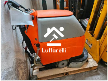 Attrezzature Varie – Bancone frigo e lavapavimenti — foto 2