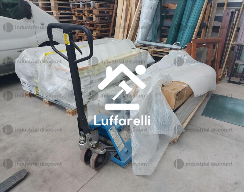 Bene Generico – Materiale termoidraulico e arredi da ufficio — foto 7