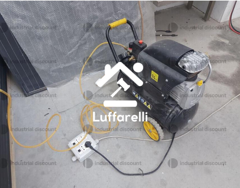 Bene Generico – Materiale termoidraulico e arredi da ufficio — foto 5