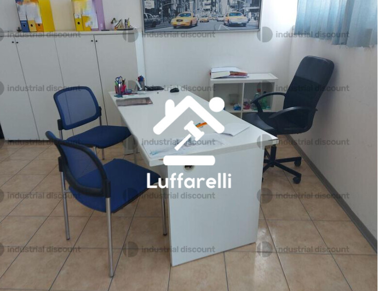 Bene Generico – Materiale termoidraulico e arredi da ufficio — foto 4