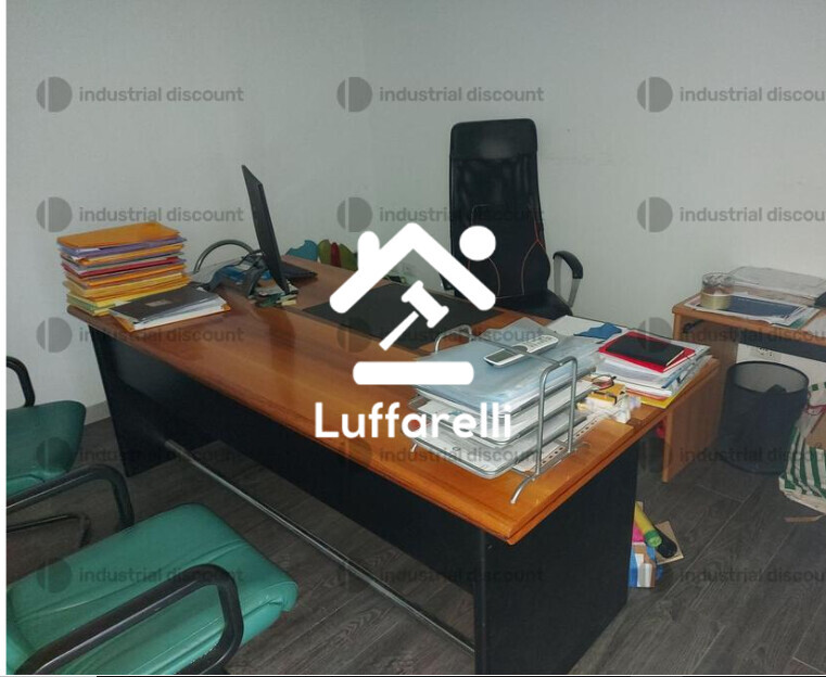 Bene Generico – Materiale termoidraulico e arredi da ufficio — foto 2