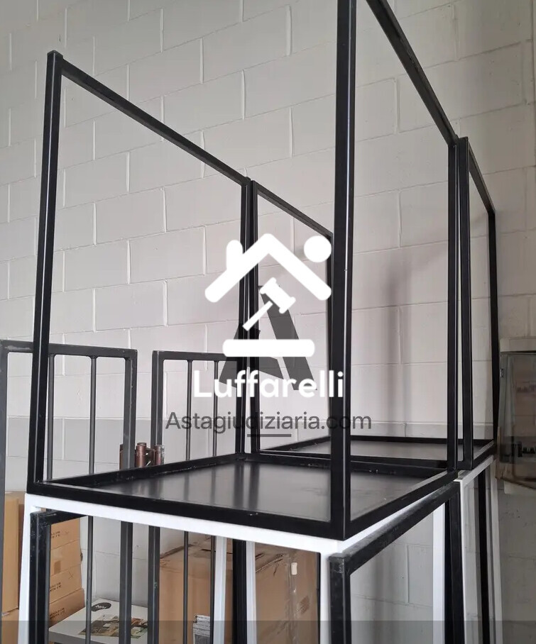 Arredi Da Ufficio E Varie – 28 SEDIE IN LEGNO 3 TAVOLI ROTONDI IN LEGNO CON 4 GAMBE 12… — foto 7