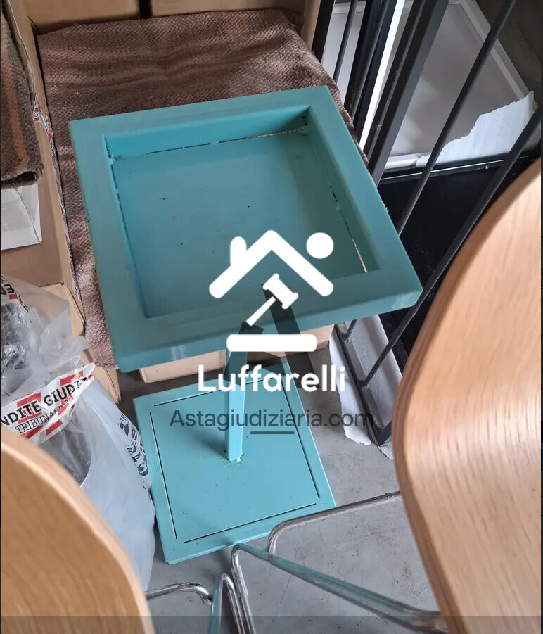 Arredi Da Ufficio E Varie – 28 SEDIE IN LEGNO 3 TAVOLI ROTONDI IN LEGNO CON 4 GAMBE 12… — foto 9
