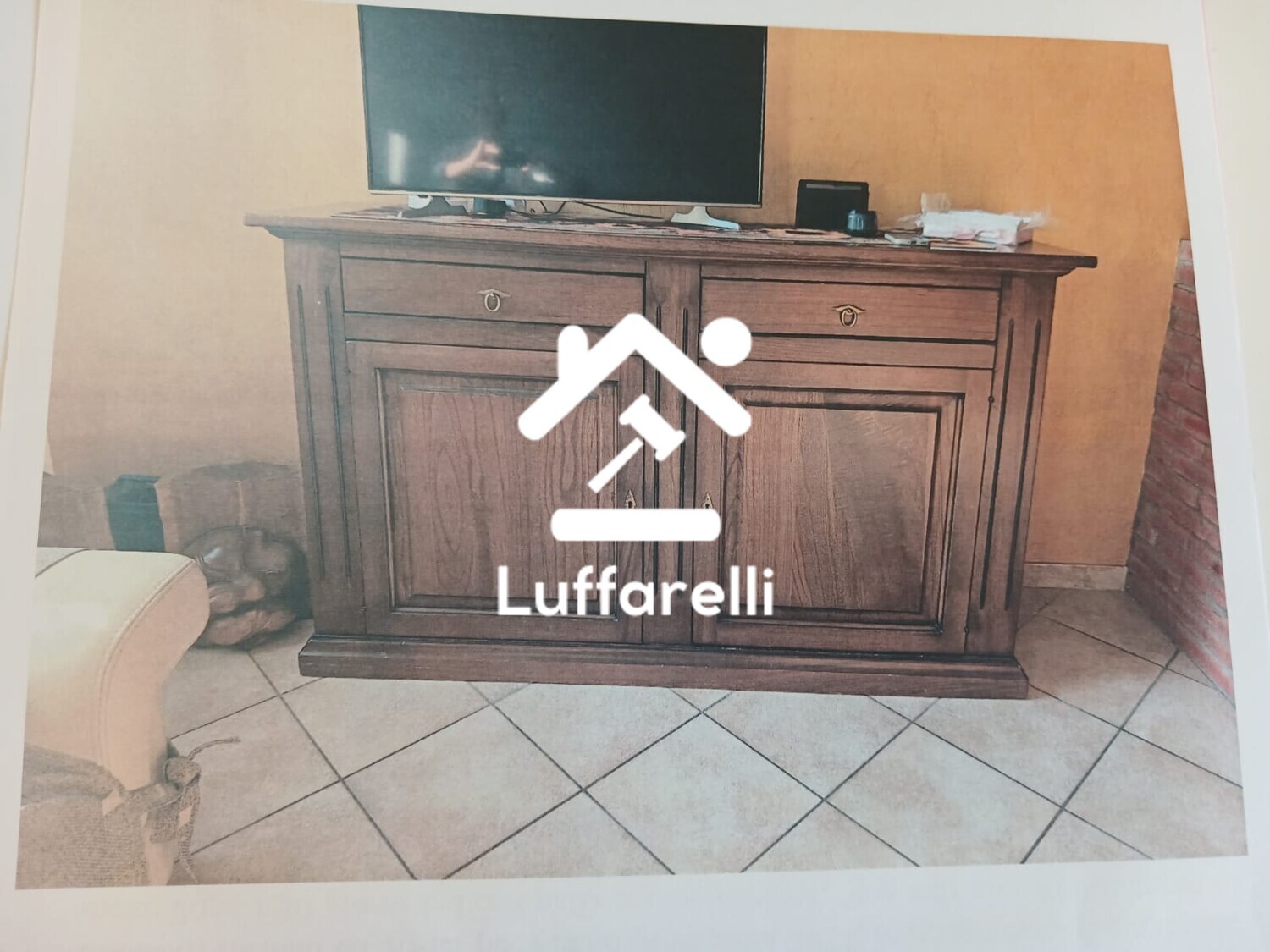 Mobili Da Casa E Varie – Tavolo rettangolare con n. 6 sedie in legno. Divano a 2 posti di… — foto 5