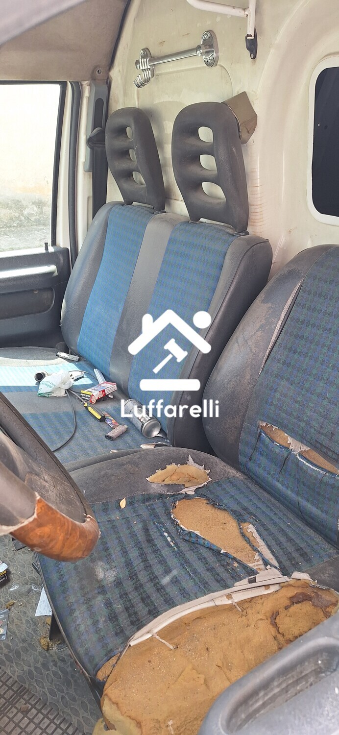 Veicoli – Autoveicolo Fiat Scudo colore bianco. in stato di abbandono… — foto 9