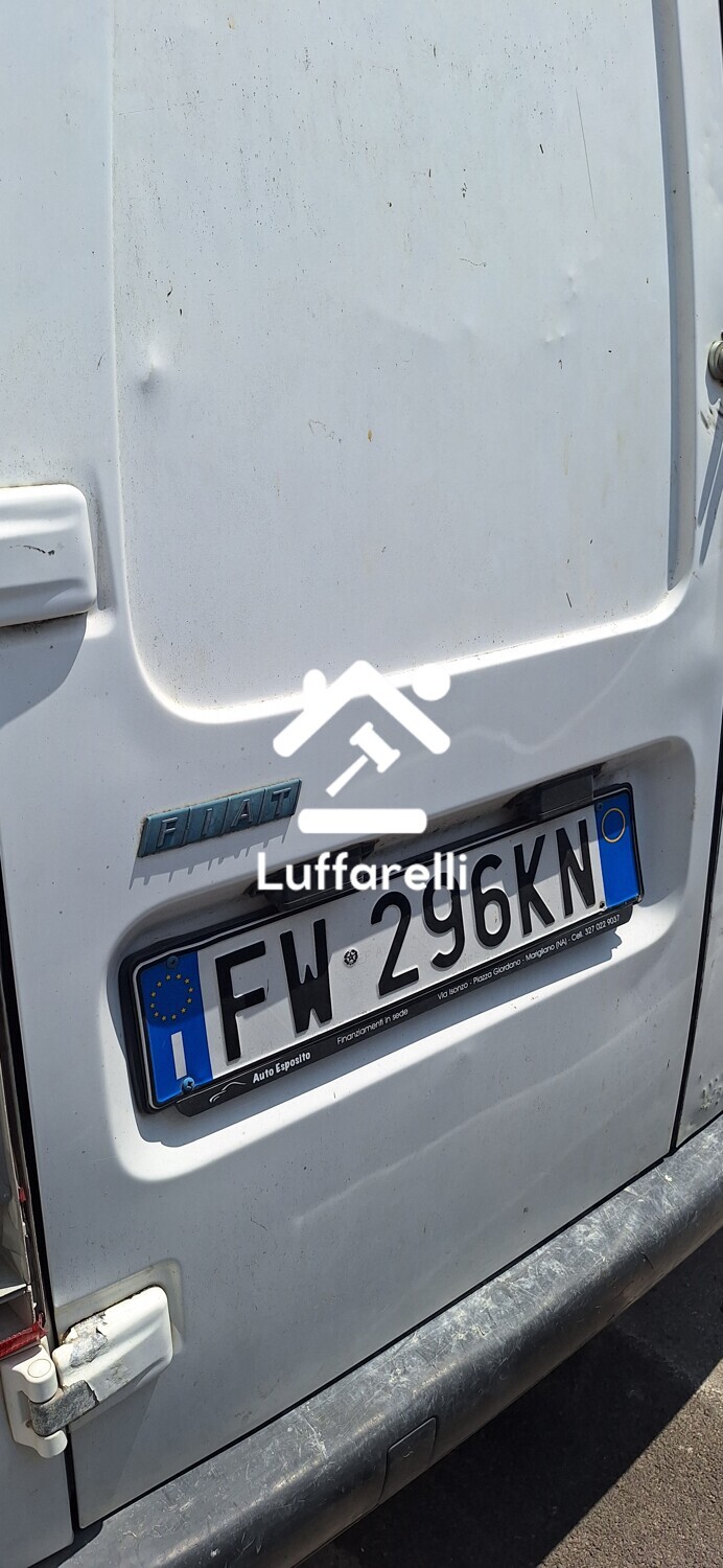 Veicoli – Autoveicolo Fiat Scudo colore bianco. in stato di abbandono… — foto 3