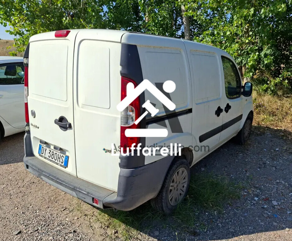 Automezzi Commerciali – N. 1 FURGONE FIAT DOBLO' TARGATO DY 380 HS, KM 70.000 CIRCA DA… — foto 2