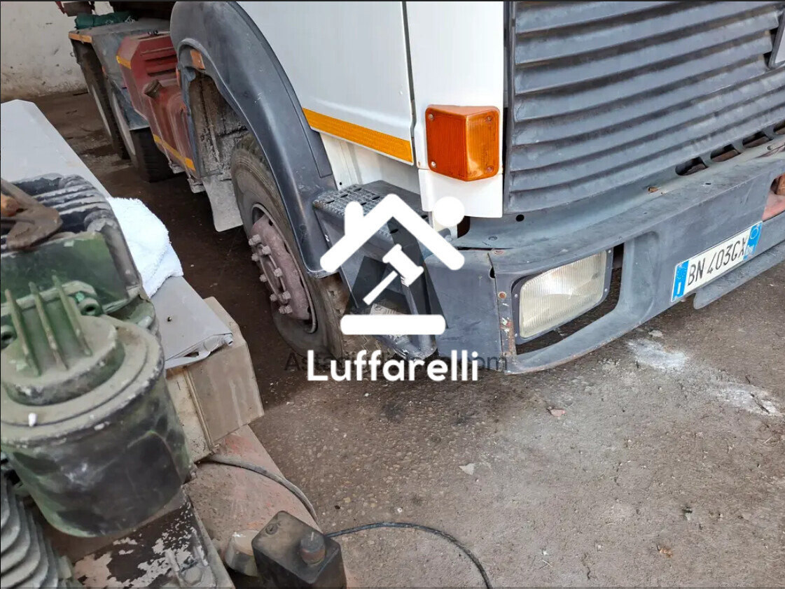 Automezzi Commerciali – N. 1 IVECO 330/36 CON IMPIANTO SCARRABILE, TARGATO BN 403 GX… — foto 3