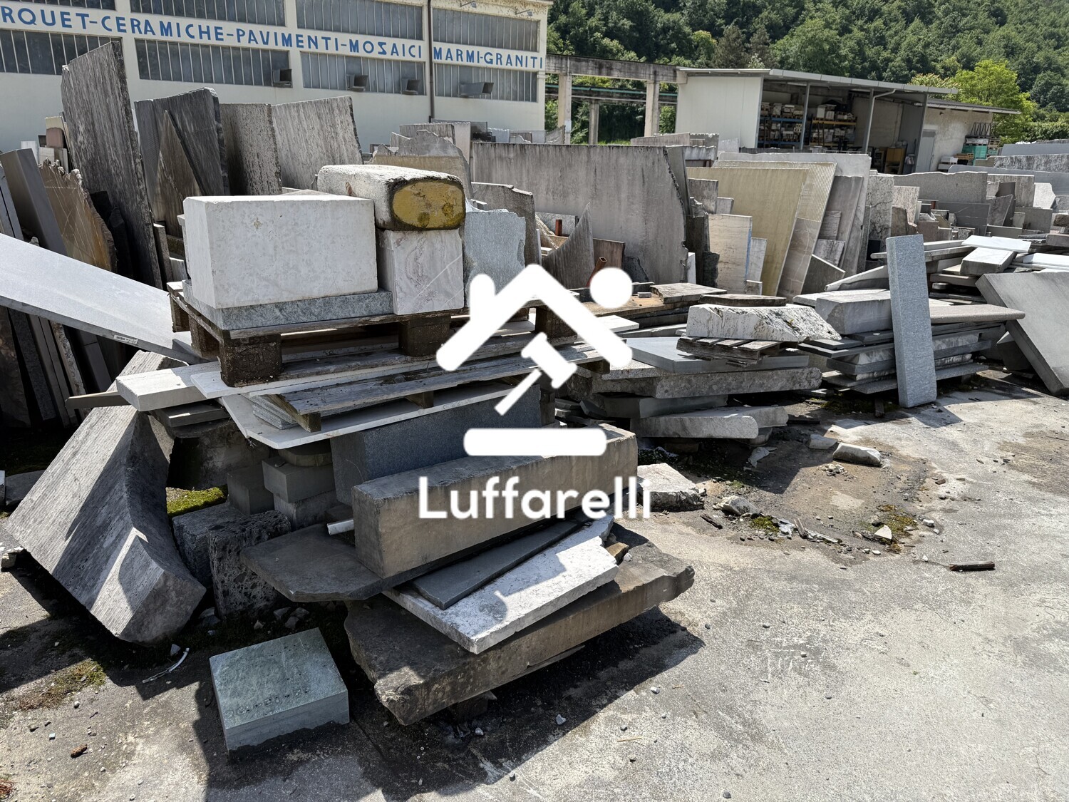 Merci Varie Non Deperibili – Lotto costituito da rimanenze di marmo, strutture semifisse e… — foto 4