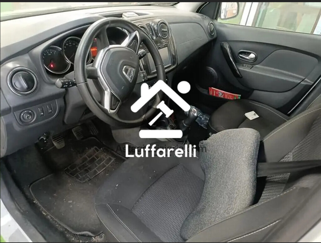 Automezzi Commerciali – Autocarro Dacia Sandero targato FR788XG, immatricolato il… — foto 4