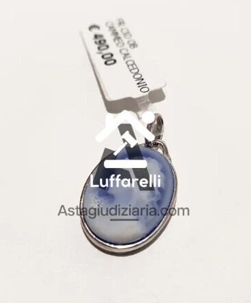 Preziosi – un ciondolo in oro bianco 18 kt con cammeo peso complessivo gr… — foto 2