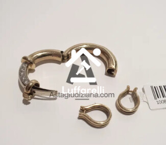 Preziosi – una chiusura per collana in oro giallo 18 kt con diamanti su oro… — foto 2